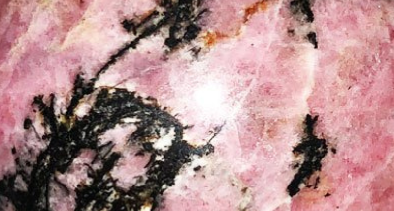 pierre rhodonite